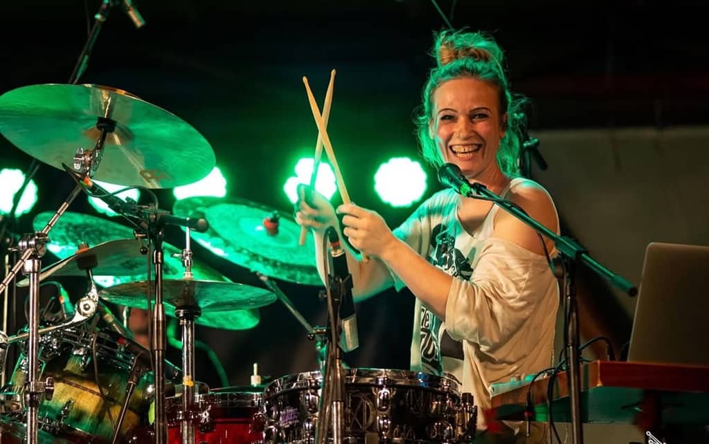 Anika Nilles Biography